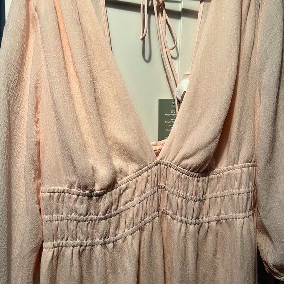 Light blush pink long maxi, high gathered waist. Open back with ties - Picture 10 of 13